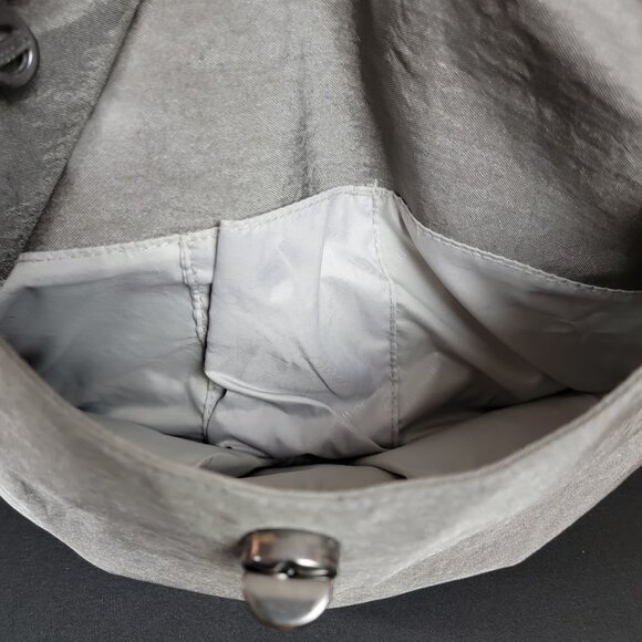 Baggallini Gray Crossbody Travel Bag – Multiple Zip Pockets, Great Condition! - Picture 5 of 14